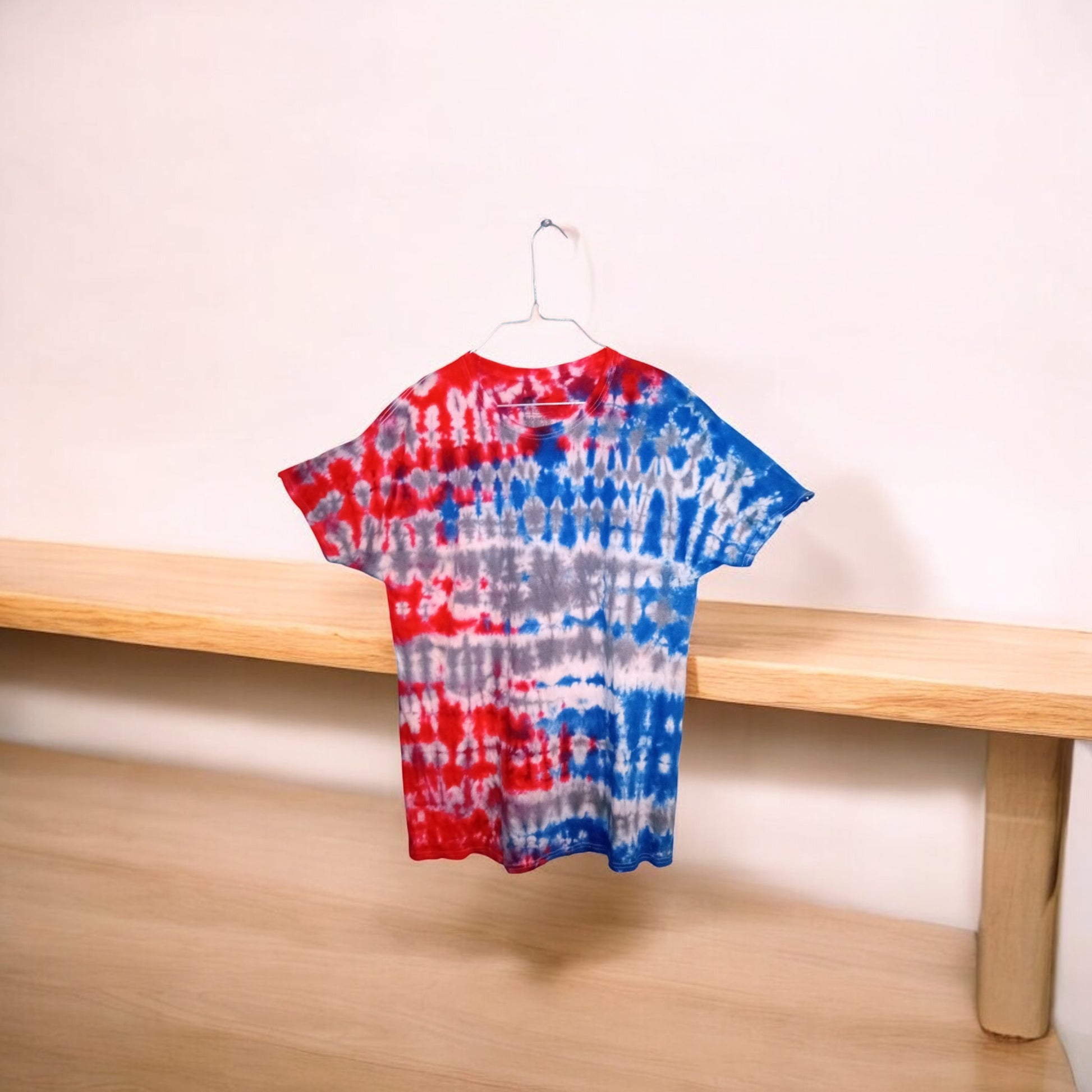 Short sleeve t-shirt size large