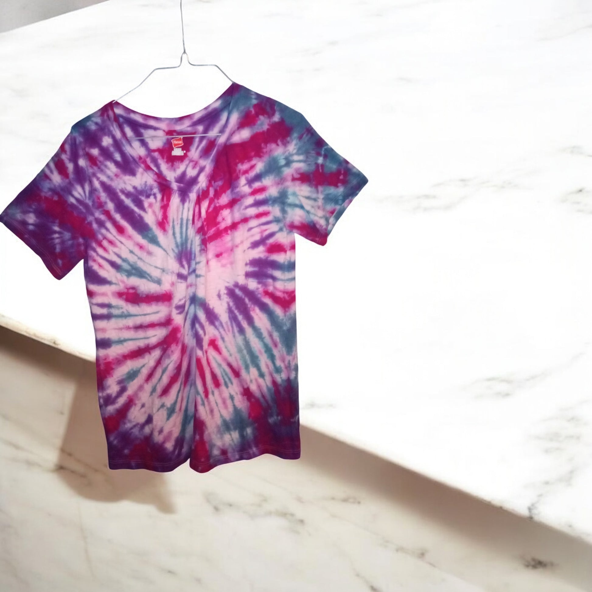 Short sleeve t-shirt ladies medium v-neck