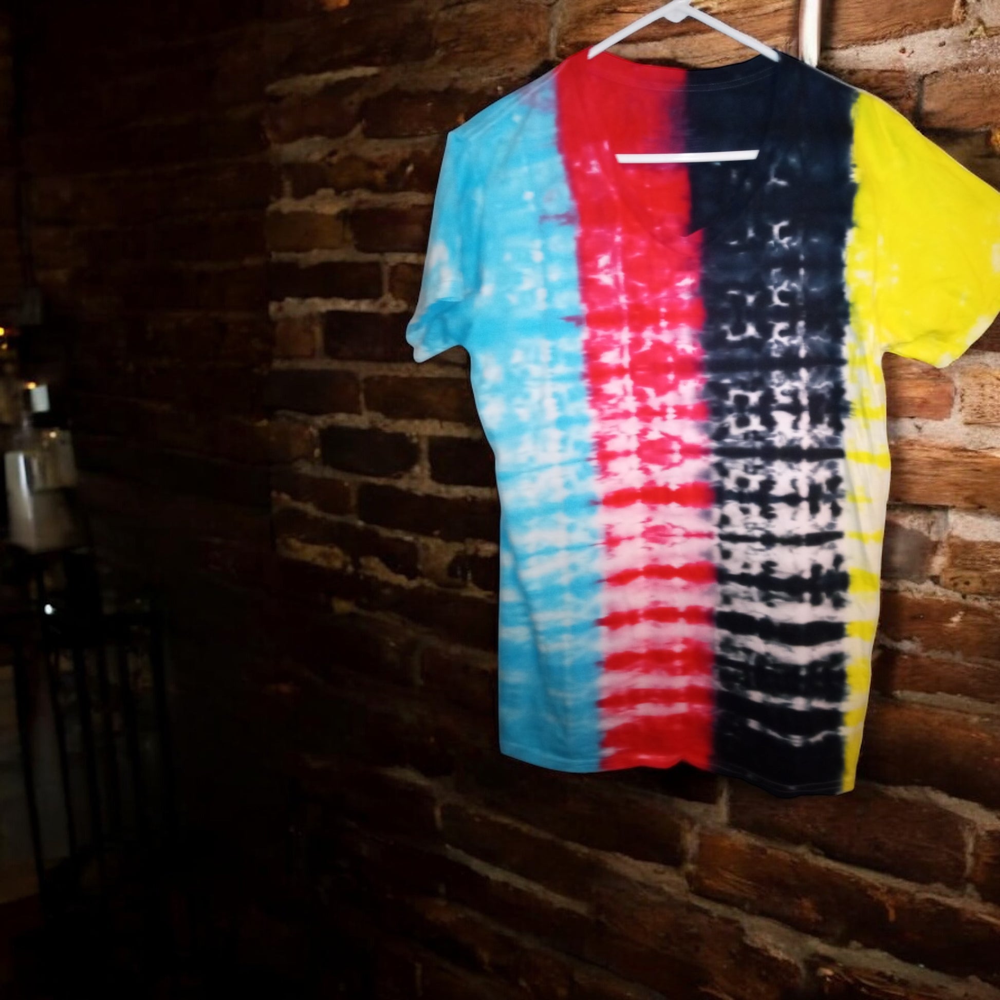Short sleeve t-shirt size medium v-neck