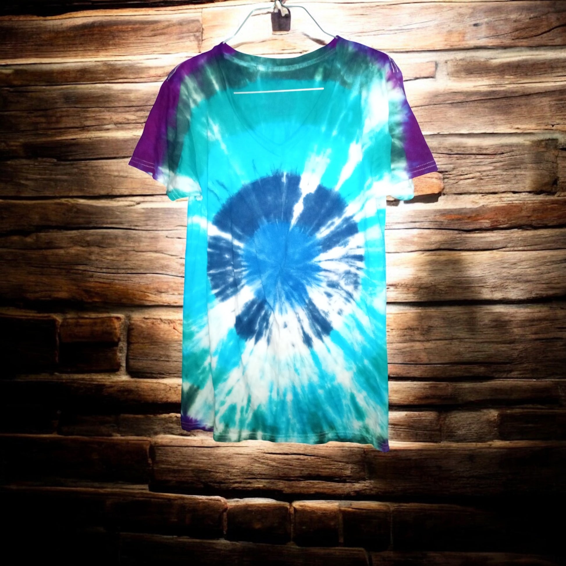 Short sleeve shirt small v-neck
