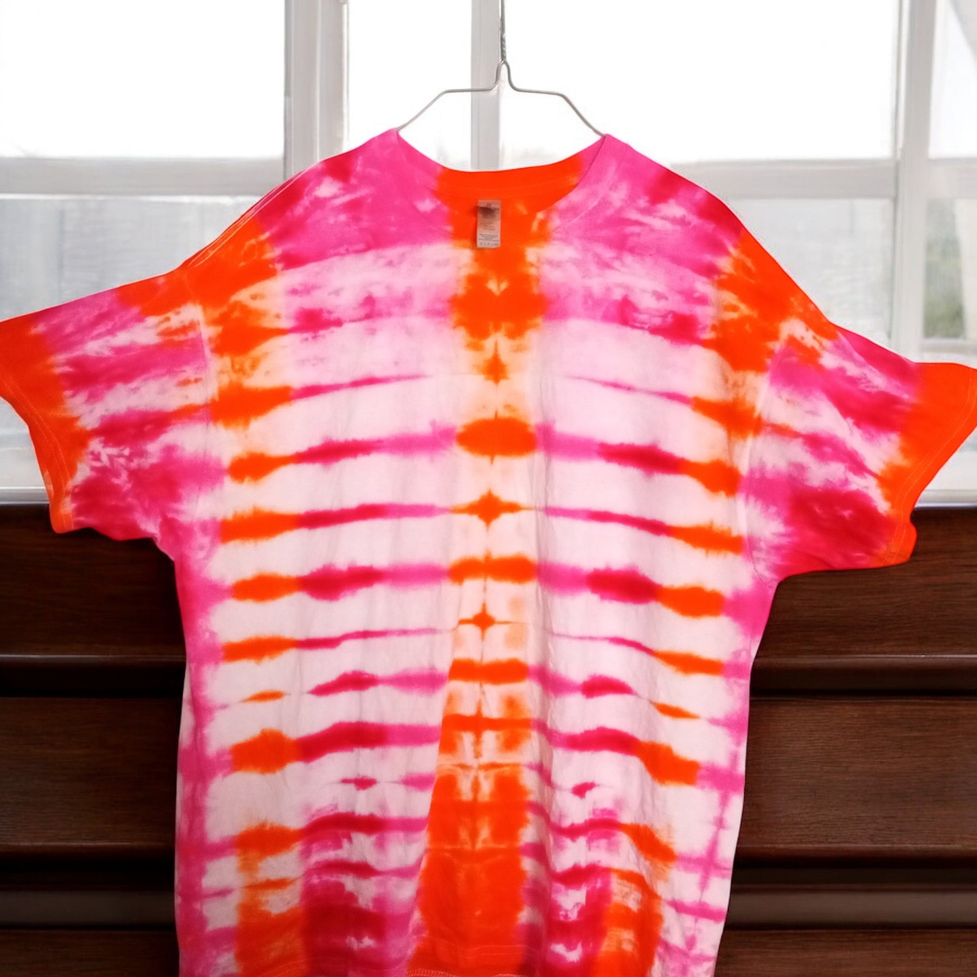 Short sleeve shirt size small