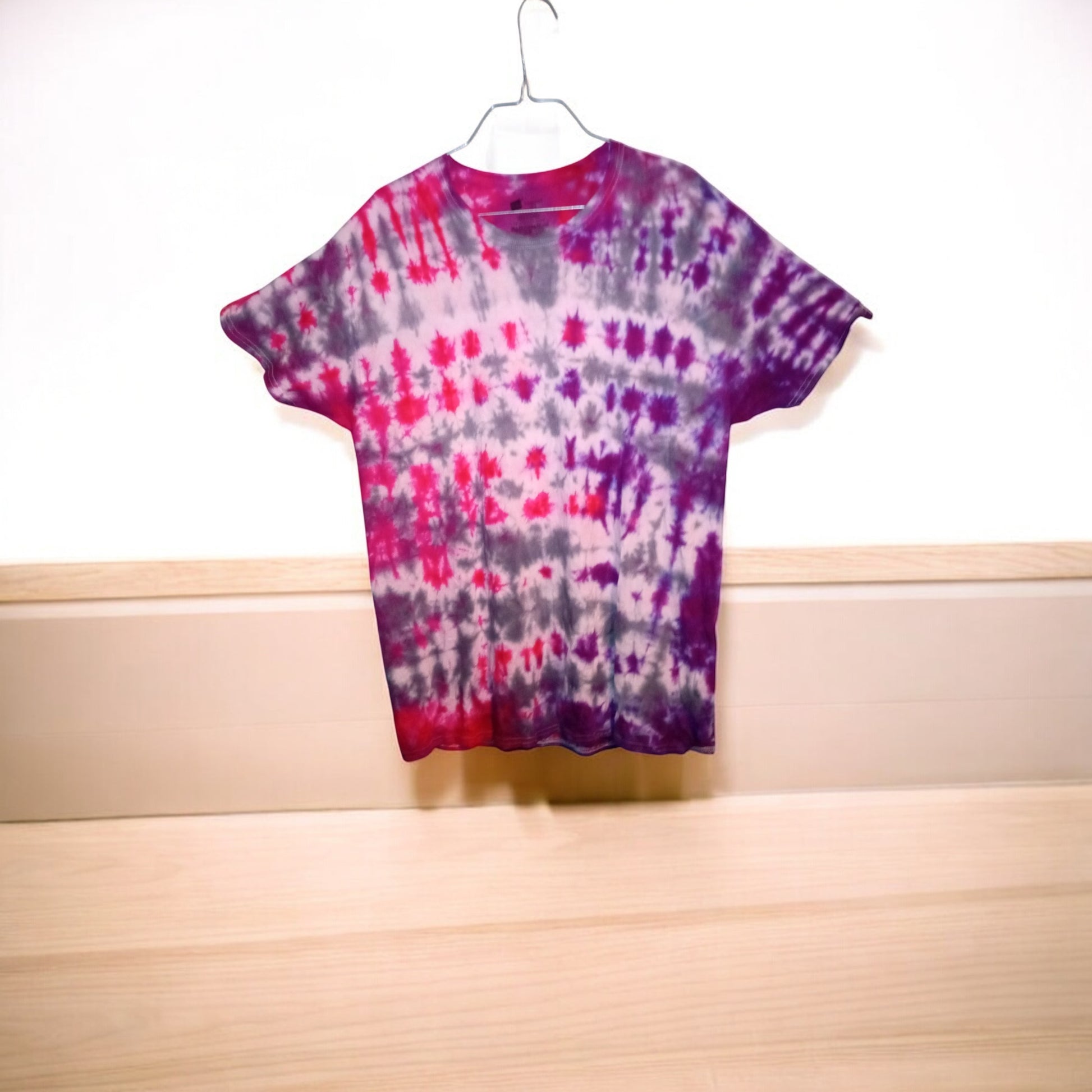 Short sleeve shirt size large