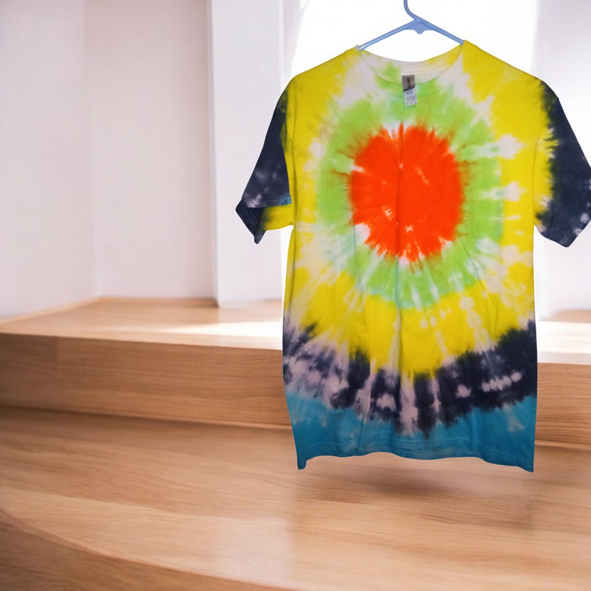 Short sleeve t-shirt size medium
