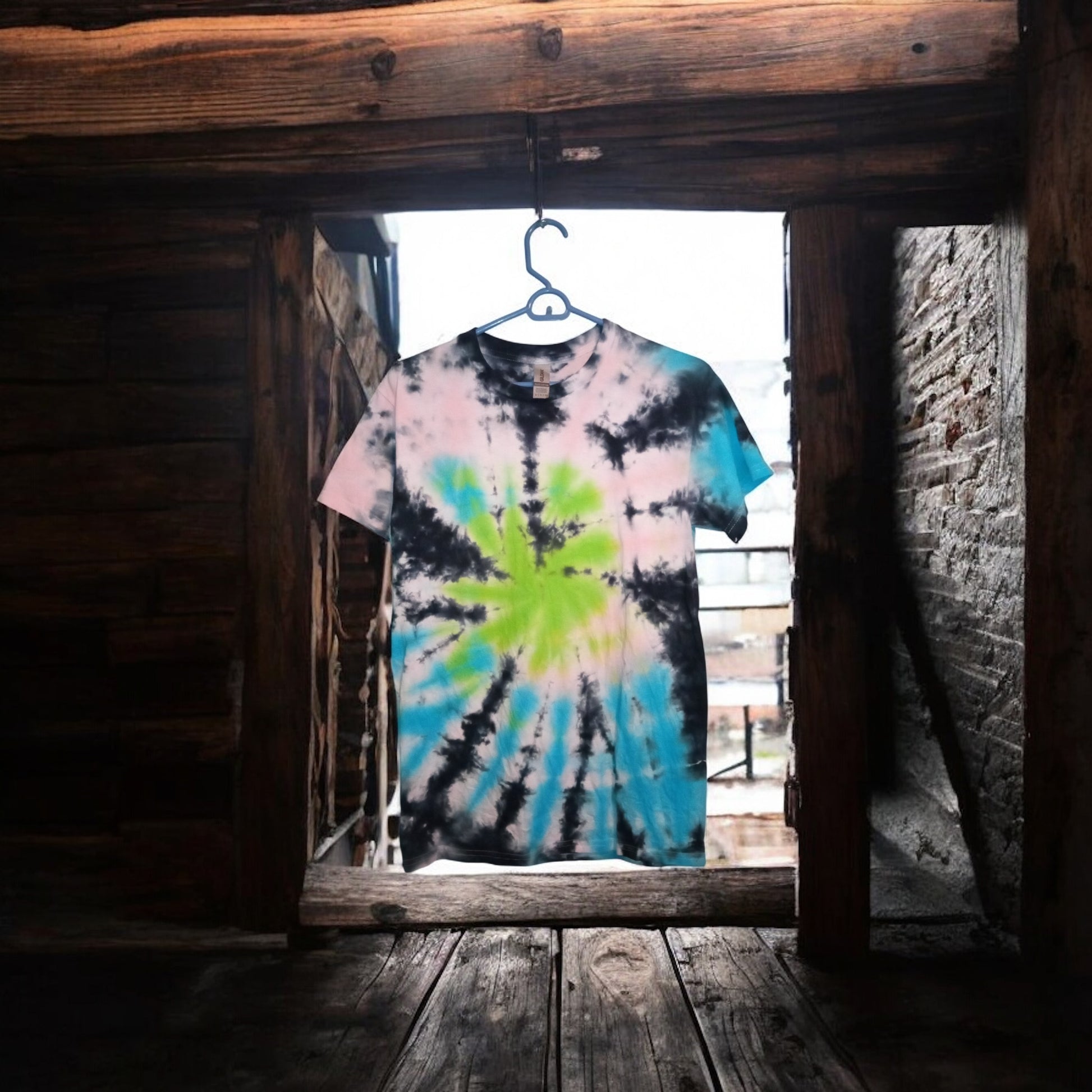 Short sleeve shirt size small