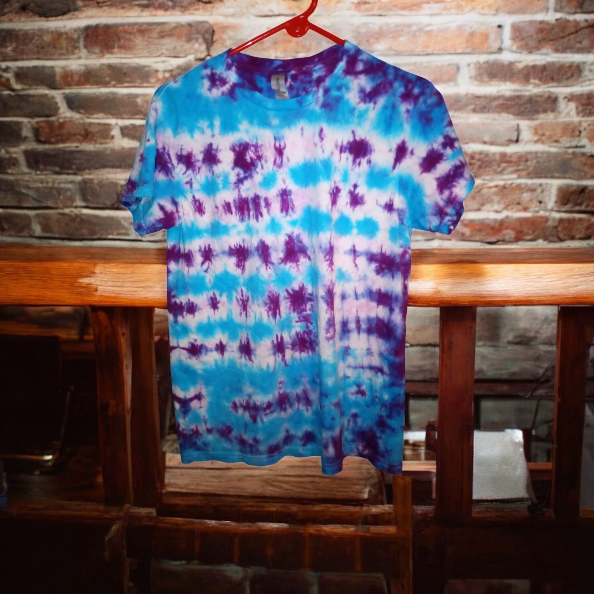 Short sleeve shirt size small