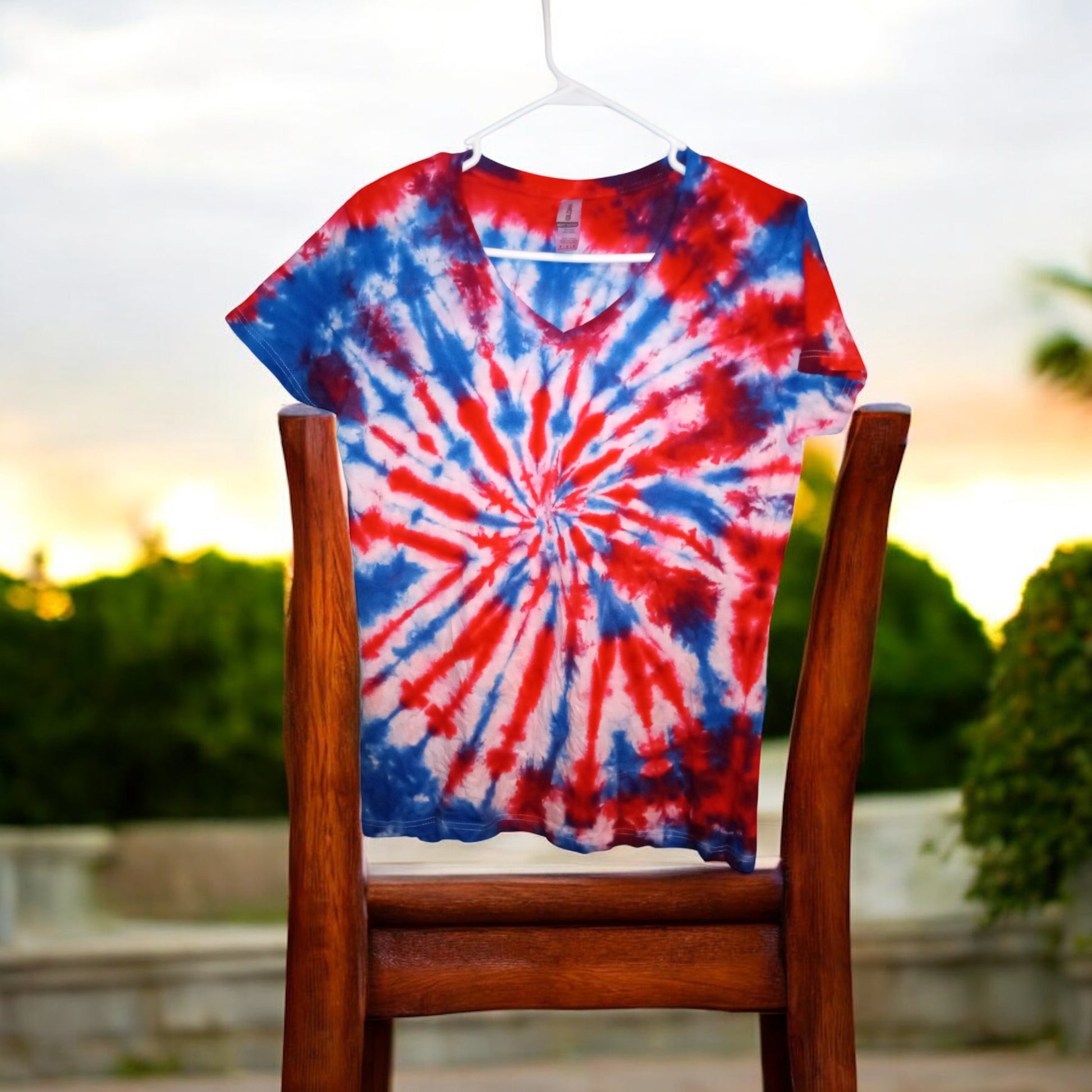 Short sleeve t-shirt ladies v-neck size medium
