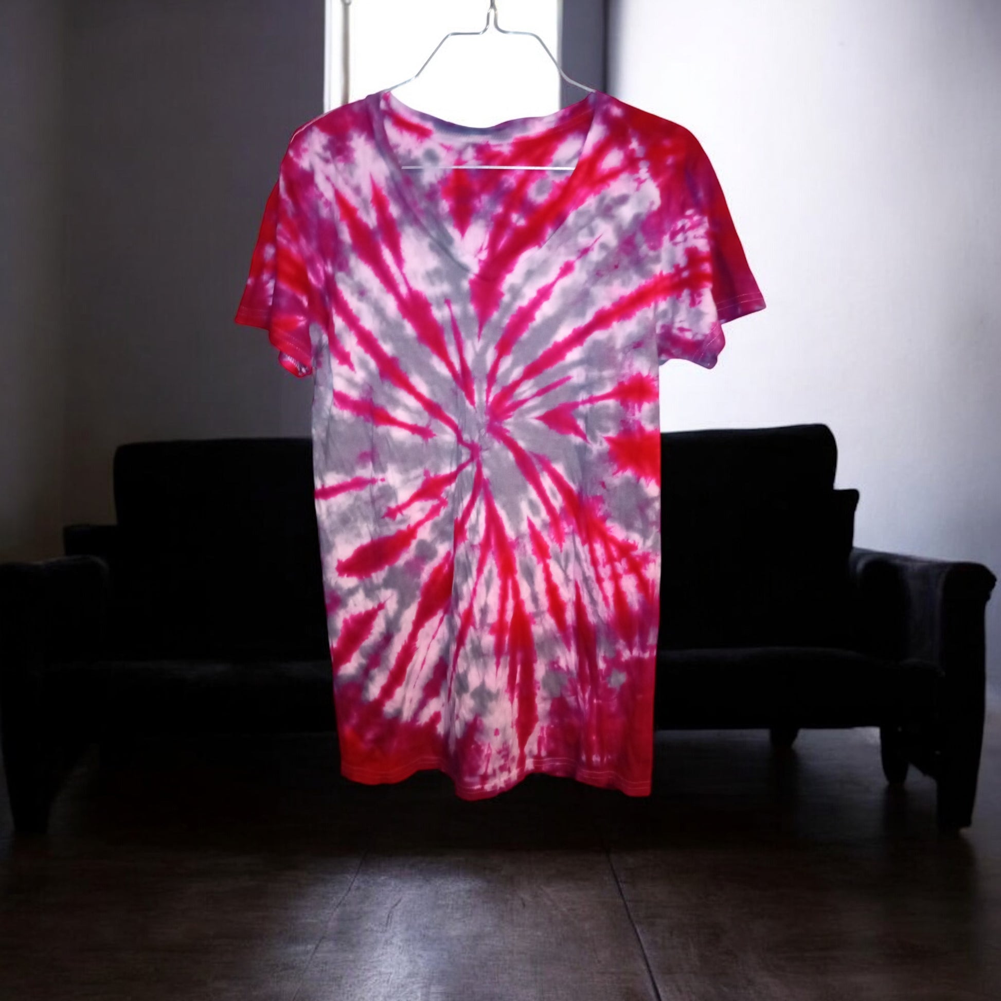 Ladies short sleeve shirt v-neck size small