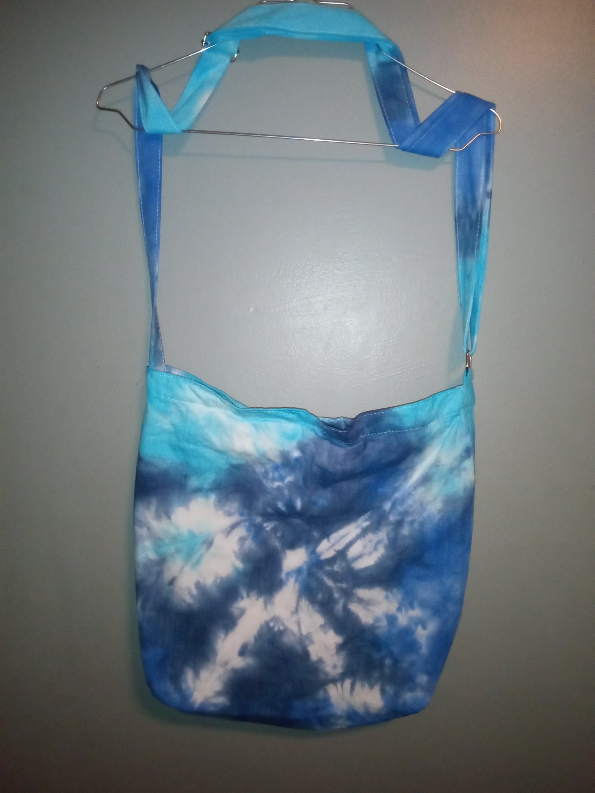Long strapped bag